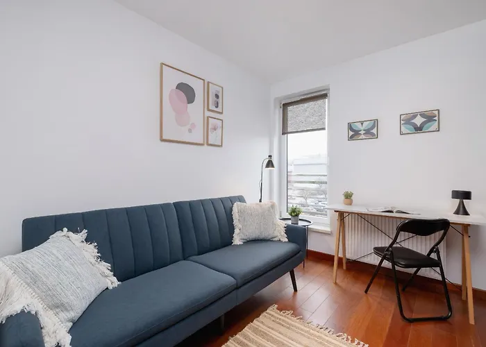 Dworska Modern In By Rent Like דירה זברזה