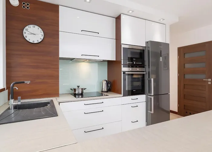 דירה Dworska Modern In By Rent Like זברזה